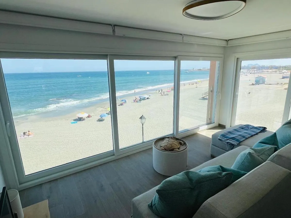 Luxury, Beach Front, Two-Bedroom Apartment Torreguadiaro Espanha